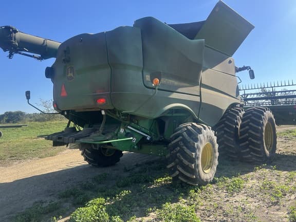 Image of John Deere S780 equipment image 2