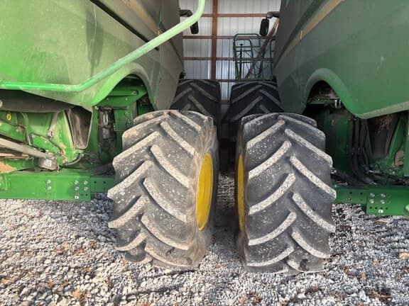 Image of John Deere S780 equipment image 4