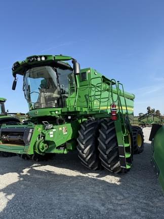 Image of John Deere S780 equipment image 4