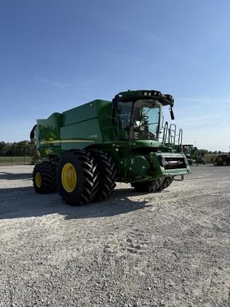 Image of John Deere S780 equipment image 1