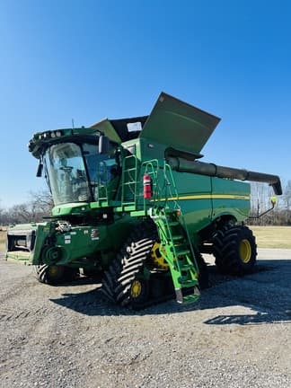 Image of John Deere S780 equipment image 2