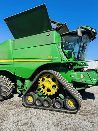 Image of John Deere S780 equipment image 4