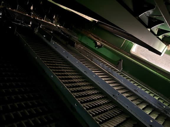 Image of John Deere S780 equipment image 3