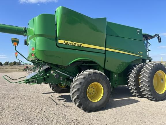 Image of John Deere S780 equipment image 1