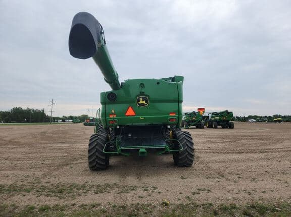Image of John Deere S780 equipment image 3