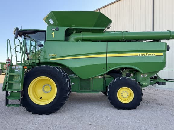 Image of John Deere S780 equipment image 1