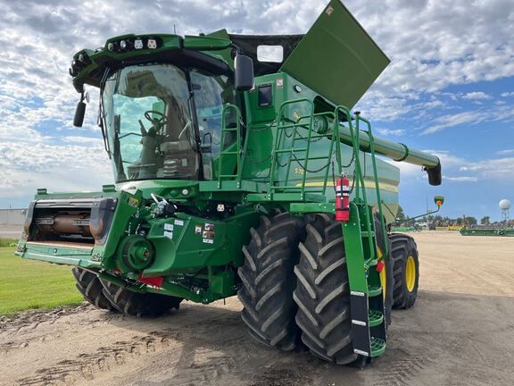 2023 John Deere S780 Equipment Image0