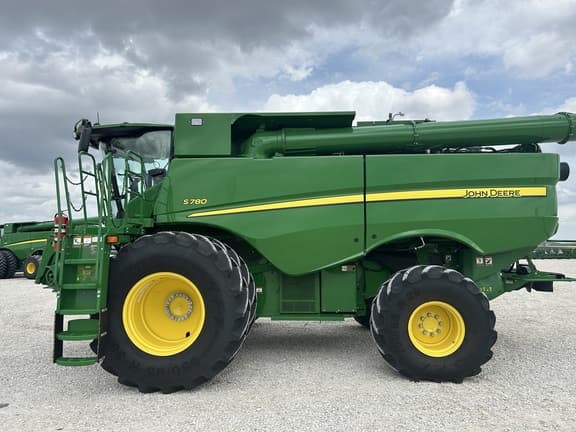 Image of John Deere S780 equipment image 3