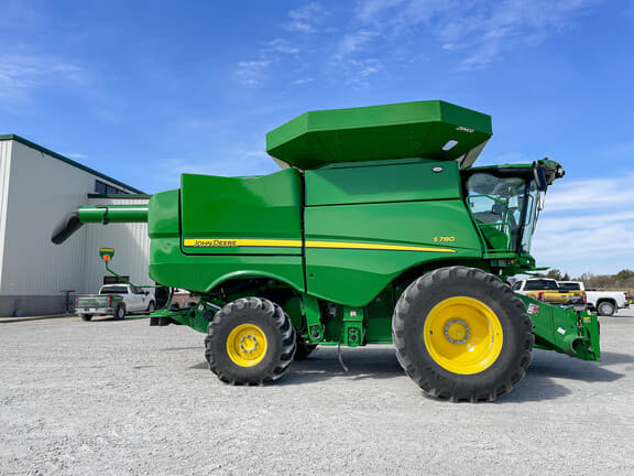 Image of John Deere S780 equipment image 3