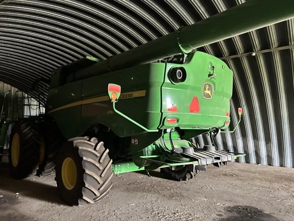 Image of John Deere S780 equipment image 4