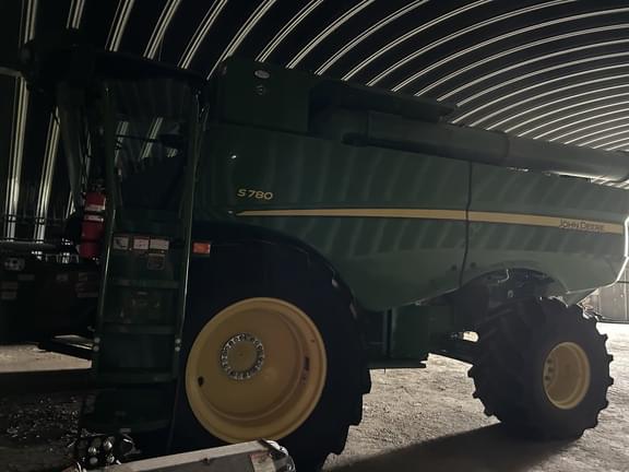 Image of John Deere S780 equipment image 2