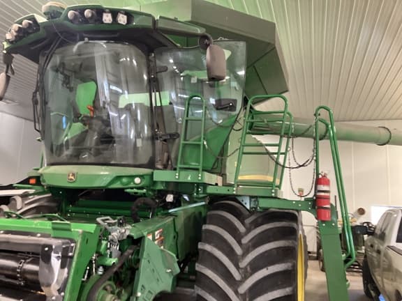 Image of John Deere S780 equipment image 2