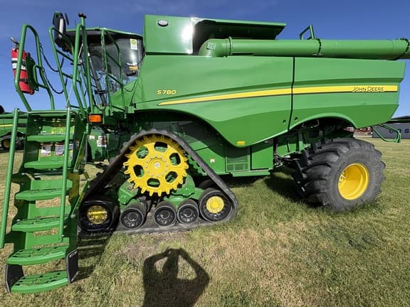 Image of John Deere S780 equipment image 4