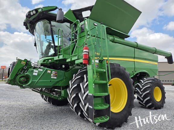 Image of John Deere S780 equipment image 1
