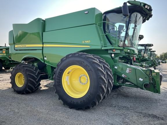 Image of John Deere S780 equipment image 1