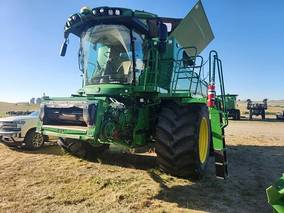 Image of John Deere S780 equipment image 1