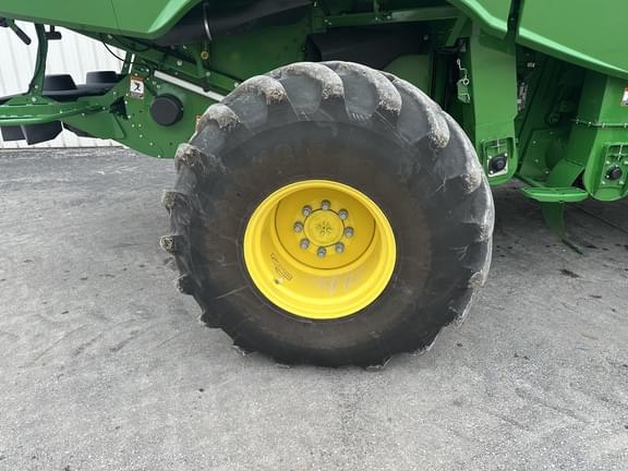 Image of John Deere S780 equipment image 4