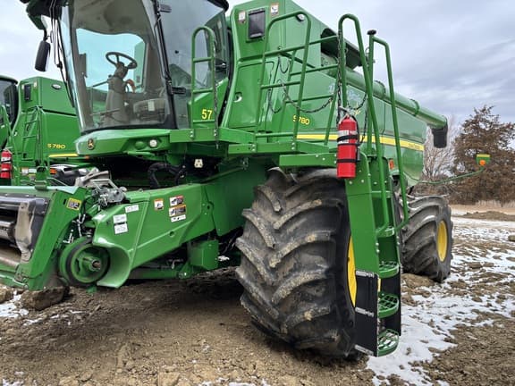 Image of John Deere S780 equipment image 1