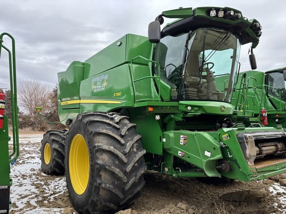 Image of John Deere S780 Primary image