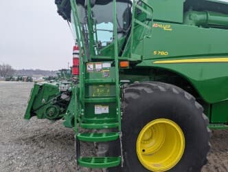 Image of John Deere S780 equipment image 4