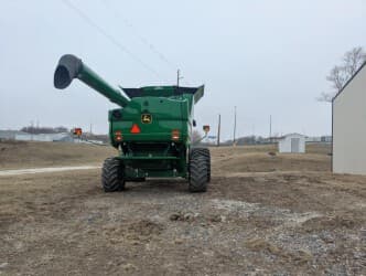 Image of John Deere S780 equipment image 1