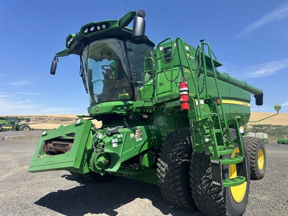 2023 John Deere S780 Equipment Image0