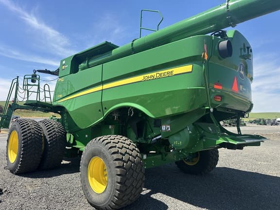 Image of John Deere S780 equipment image 2