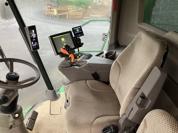 Image of John Deere S780 equipment image 4