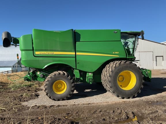 Image of John Deere S780 equipment image 1
