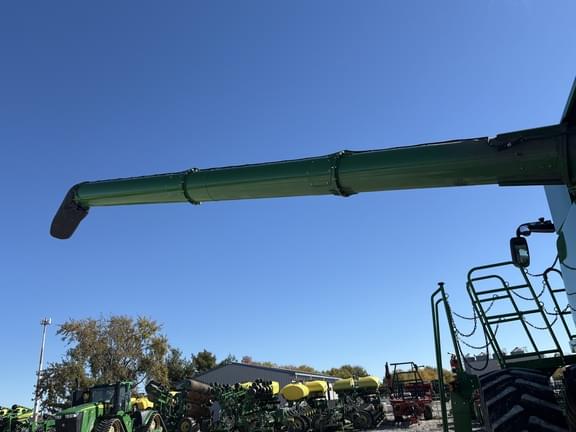 Image of John Deere S780 equipment image 3