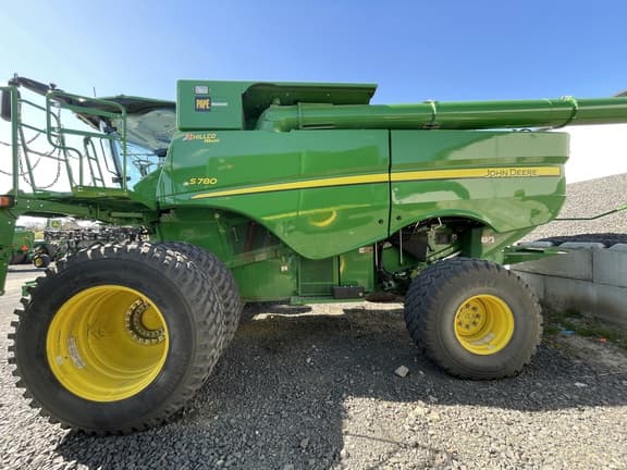 Image of John Deere S780 equipment image 2