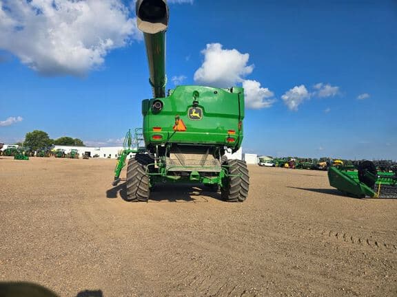 Image of John Deere S780 equipment image 2