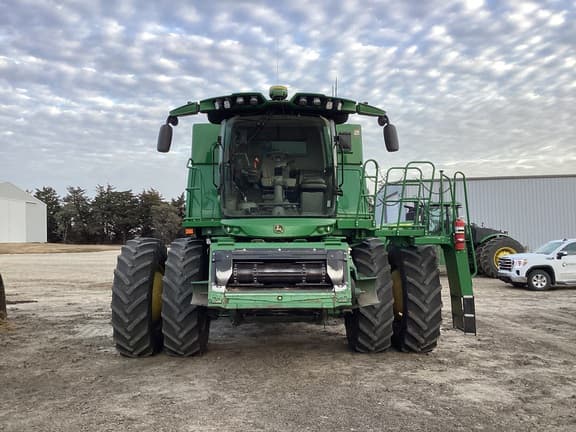 Image of John Deere S780 equipment image 1