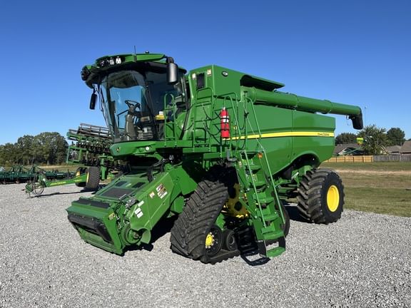 2023 John Deere S790 Equipment Image0
