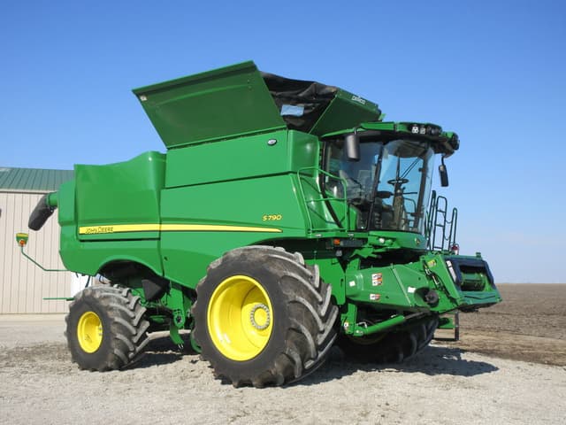 Image of John Deere S790 equipment image 2