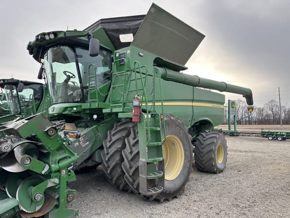 2023 John Deere S790 Equipment Image0