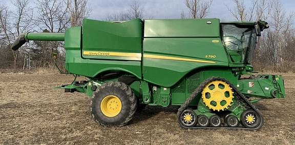 Image of John Deere S790 Image 0