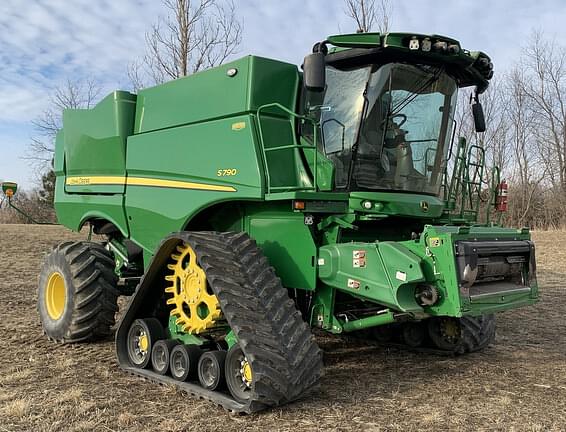 Image of John Deere S790 Image 1