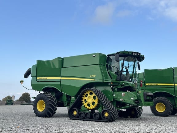 2023 John Deere S790 Equipment Image0