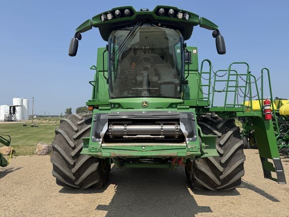 Image of John Deere S790 equipment image 2