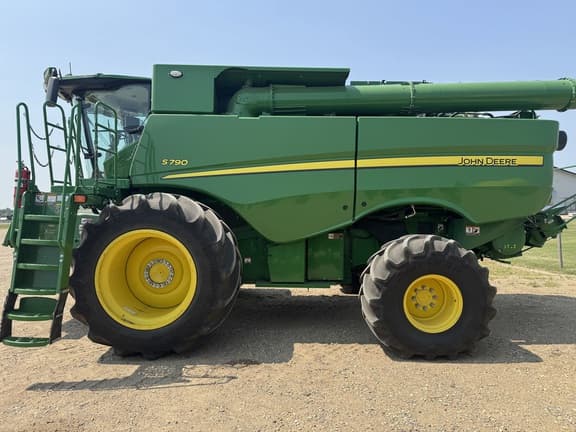 Image of John Deere S790 Primary image