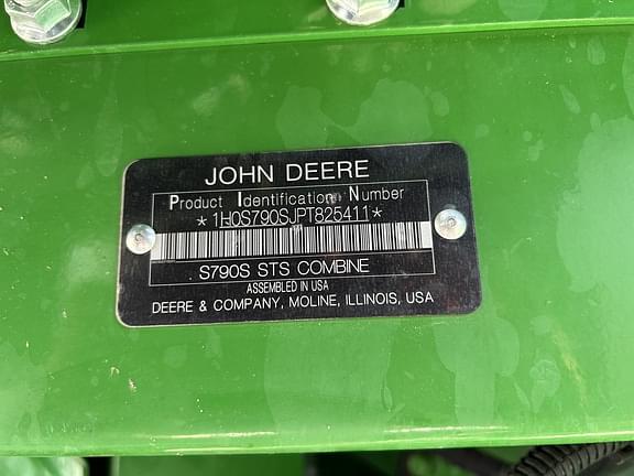 Image of John Deere S790 equipment image 1