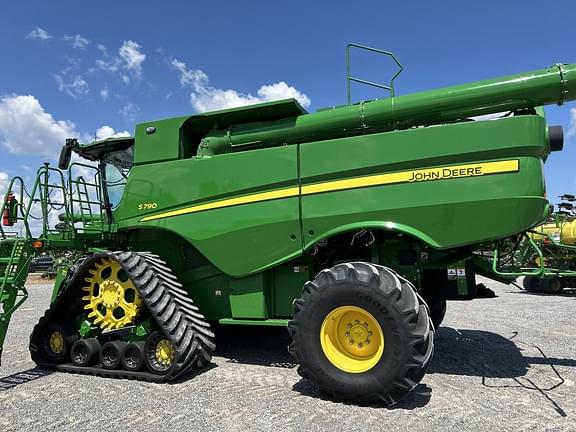 Image of John Deere S790 Primary image