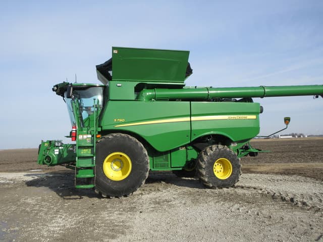 Image of John Deere S790 equipment image 2