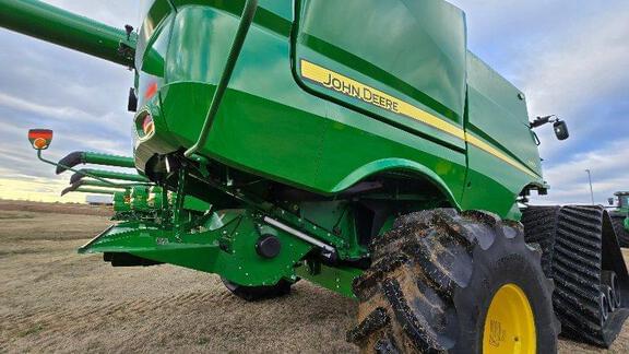 Image of John Deere S790 equipment image 4