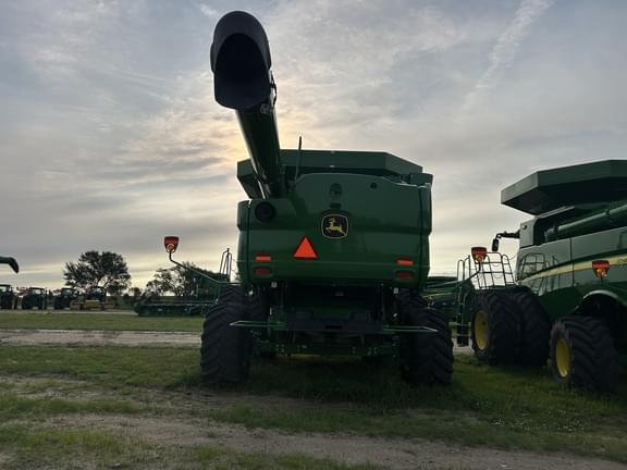 Image of John Deere S790 equipment image 4