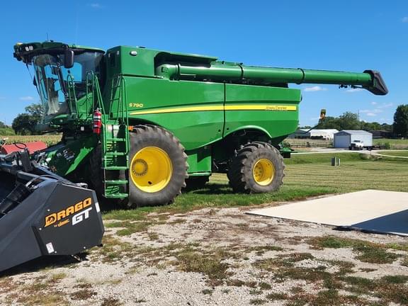 Image of John Deere S790 equipment image 1