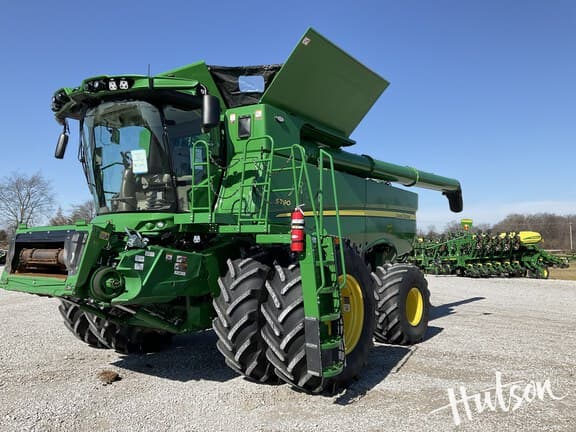Image of John Deere S790 equipment image 2