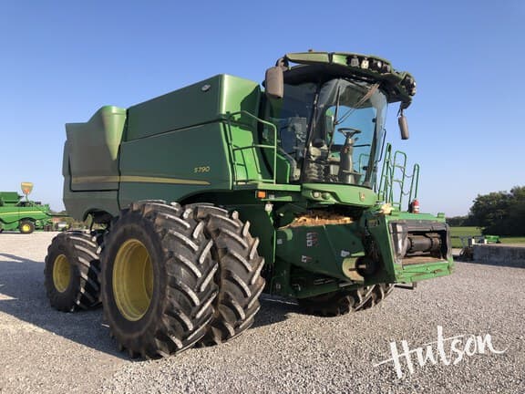 Image of John Deere S790 equipment image 1