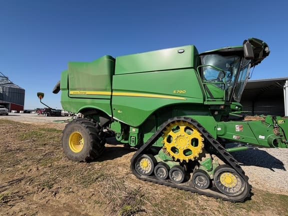 Image of John Deere S790 equipment image 3